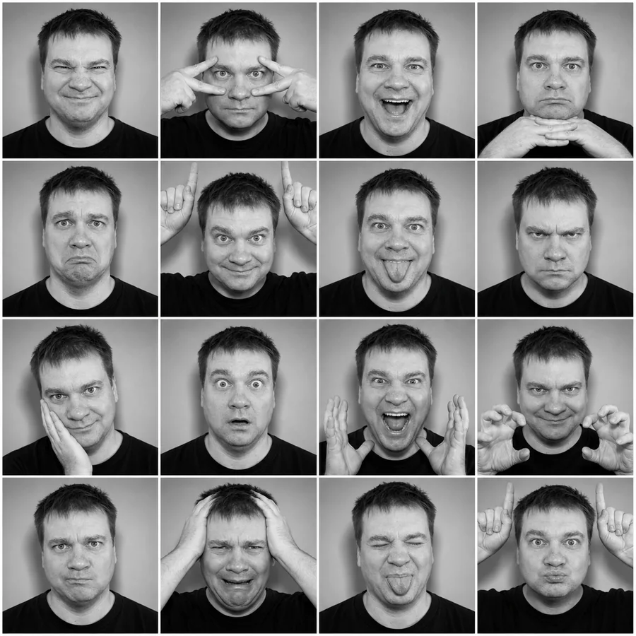 Чёрно-белый коллаж из 16 квадратных кадров: один и тот же мужчина с разными эмоциями — смех, удивление, обида, высунутый язык